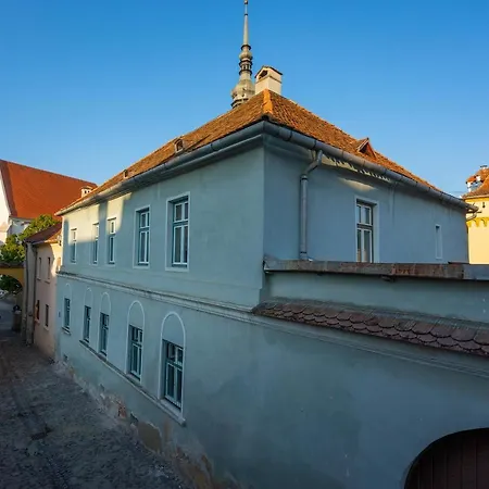 Casa Josef Bacon - La Strada - Aparthotel *