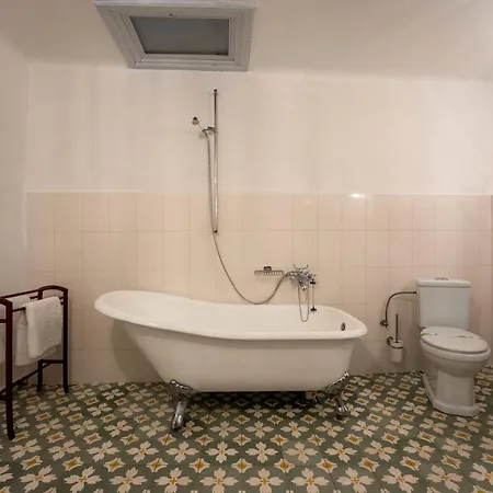 Casa Josef Bacon - La Strada - Aparthotel *