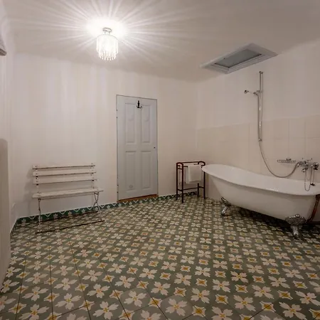 Casa Josef Bacon - La Strada - Aparthotel