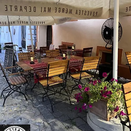 Casa Josef Bacon - La Strada - Aparthotel *
