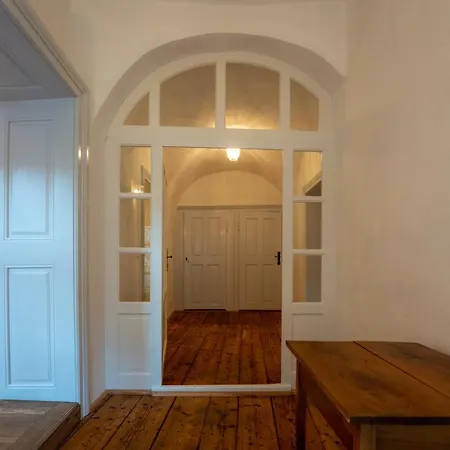 Casa Josef Bacon - La Strada - Aparthotel